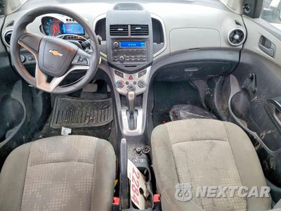 Zdjęcie 8 z 12 samochodu: 2015 CHEVROLET SONIC LS VIN:1G1JA5SH2F4179184 - miniatura
