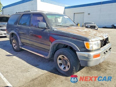 Czwarte zdjęcie samochodu z boku: 1996 TOYOTA 4RUNNER SR5 VIN:JT3GN86R6T0016989 - miniatura