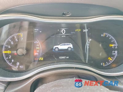 Zdjęcie 9 z 12 samochodu: 2018 JEEP GRAND CHEROKEE OVERLAND VIN:1C4RJFCG9JC454599 - miniatura