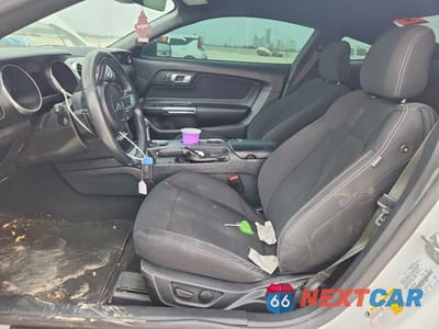 Zdjęcie 7 z 12 samochodu: 2021 FORD MUSTANG VIN:1FA6P8TH5M5119800 - miniatura