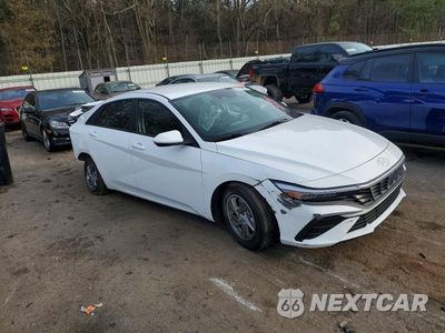 Czwarte zdjęcie samochodu z boku: 2025 HYUNDAI ELANTRA SE VIN:KMHLL4DG5SU929384 - miniatura
