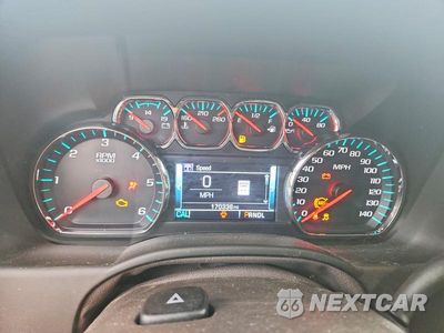 Zdjęcie 9 z 12 samochodu: 2018 CHEVROLET SUBURBAN C1500 PREMIER VIN:1GNSCJKC7JR199551 - miniatura