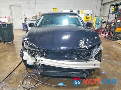 Piąte zdjęcie samochodu w środku: 2017 ACURA TLX TECH VIN:19UUB1F54HA001762 - miniatura