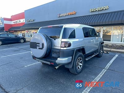 Czwarte zdjęcie samochodu z boku: 2007 TOYOTA FJ CRUISER VIN:JTEBU11F170094210 - miniatura
