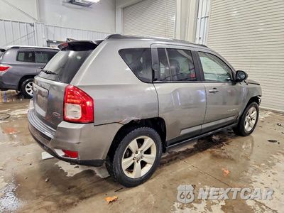 Trzecie zdjęcie samochodu z tyłu: 2011 JEEP COMPASS VIN:1J4NF4FB3BD249497 - miniatura