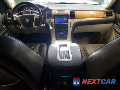Zdjęcie 8 z 12 samochodu: 2008 CADILLAC ESCALADE ESV VIN:1GYFK46868R228501 - miniatura