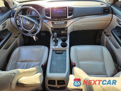 Zdjęcie 8 z 13 samochodu: 2017 HONDA PILOT EXL VIN:5FNYF6H59HB088631 - miniatura