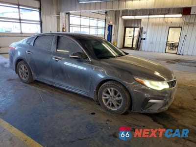 Czwarte zdjęcie samochodu z boku: 2019 KIA OPTIMA LX VIN:5XXGT4L35KG377959 - miniatura