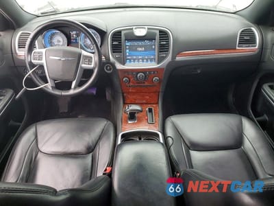 Zdjęcie 8 z 13 samochodu: 2014 CHRYSLER 300 VIN:2C3CCARG9EH136466 - miniatura