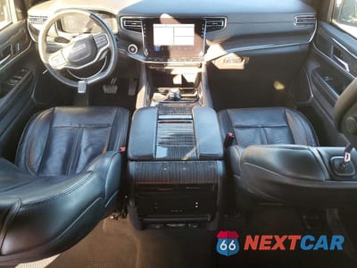 Zdjęcie 8 z 13 samochodu: 2022 JEEP WAGONEER SERIES II VIN:1C4SJVBT2NS182760 - miniatura