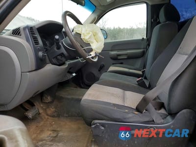 Zdjęcie 7 z 12 samochodu: 2007 CHEVROLET SILVERADO C1500 VIN:1GCEC14097E567253 - miniatura