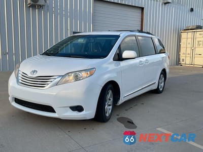 Drugie zdjęcie samochodu z przodu: 2015 TOYOTA SIENNA LE VIN:5TDKK3DC3FS547083 - miniatura