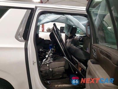Zdjęcie 11 z 13 samochodu: 2022 CHEVROLET SUBURBAN K1500 LT VIN:1GNSKCKD5NR121704 - miniatura