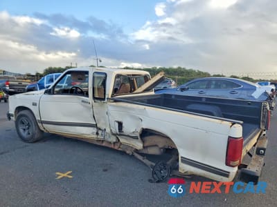 Drugie zdjęcie samochodu z przodu: 1988 CHEVROLET S TRUCK S10 VIN:1GCBS19R7J8111819 - miniatura