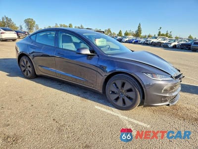Czwarte zdjęcie samochodu z boku: 2025 TESLA MODEL 3 VIN:5YJ3E1EAXSF044873 - miniatura