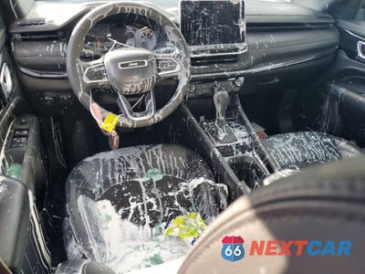 Zdjęcie 8 z 13 samochodu: 2023 JEEP COMPASS LATITUDE VIN:3C4NJDBN3PT503571 - miniatura