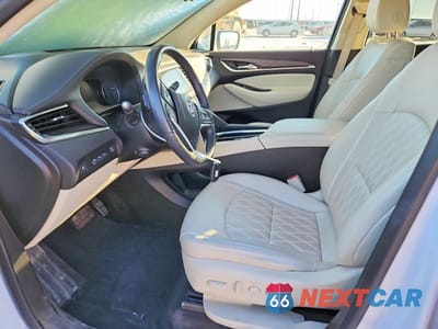 Zdjęcie 7 z 12 samochodu: 2023 BUICK ENCLAVE AVENIR VIN:5GAEVCKW8PJ208384 - miniatura