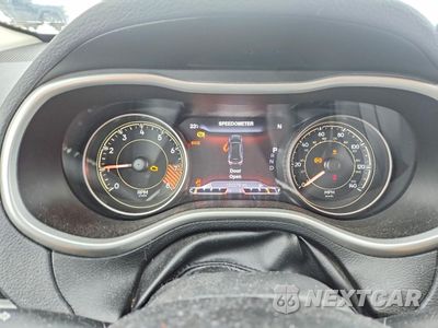 Zdjęcie 9 z 15 samochodu: 2014 JEEP CHEROKEE TRAILHAWK VIN:1C4PJMBS1EW124218 - miniatura