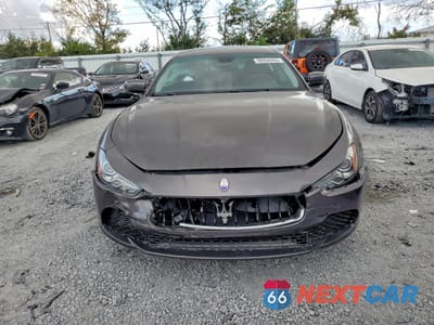 Piąte zdjęcie samochodu w środku: 2015 MASERATI GHIBLI VIN:ZAM57XSA9F1134858 - miniatura