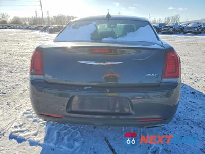 Zdjęcie 6 z 11 samochodu: 2016 CHRYSLER 300 S VIN:2C3CCABG1GH294894 - miniatura