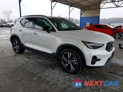 Czwarte zdjęcie samochodu z boku: 2024 VOLVO XC40 CORE VIN:YV4L12UK4R2337836 - miniatura
