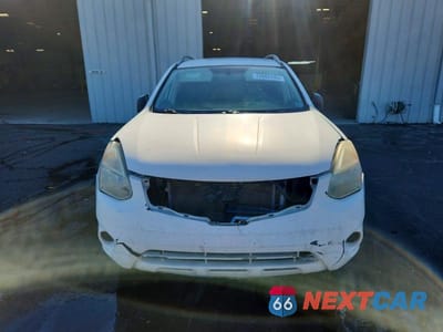 Piąte zdjęcie samochodu w środku: 2013 NISSAN ROGUE S VIN:JN8AS5MTXDW523355 - miniatura