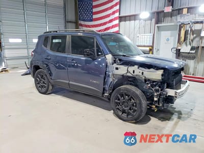 Czwarte zdjęcie samochodu z boku: 2021 JEEP RENEGADE LATITUDE VIN:ZACNJDB1XMPM08924 - miniatura