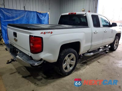 Trzecie zdjęcie samochodu z tyłu: 2016 CHEVROLET SILVERADO K1500 LT VIN:1GCVKREC6GZ148182 - miniatura