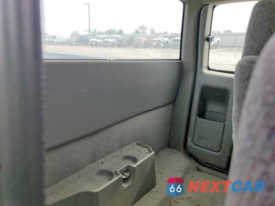 Zdjęcie 10 z 12 samochodu: 2000 GMC SONOMA VIN:1GTCS1951Y8224225 - miniatura