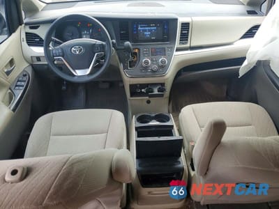 Zdjęcie 8 z 11 samochodu: 2017 TOYOTA SIENNA LE VIN:5TDKZ3DC5HS887558 - miniatura