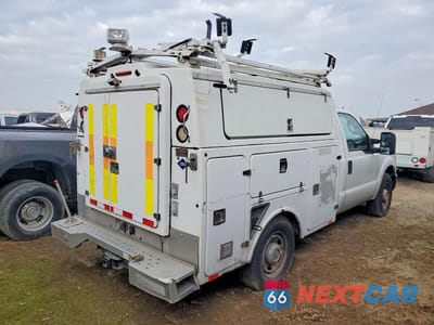 Trzecie zdjęcie samochodu z tyłu: 2013 FORD F350 SD UTILITY TRUCK ** PRIOR FLEET ** VIN:1FDRF3A68DEB92654 - miniatura