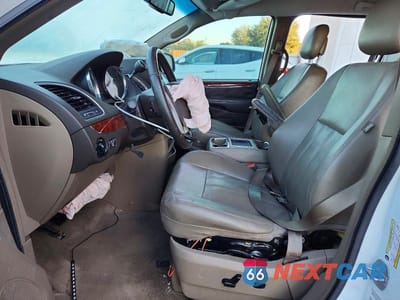 Zdjęcie 7 z 14 samochodu: 2014 CHRYSLER TOWN & COUNTRY TOURING VIN:2C4RC1BG5ER247347 - miniatura