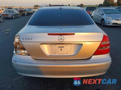Zdjęcie 6 z 11 samochodu: 2006 MERCEDES-BENZ E 350 VIN:WDBUF56J36A908022 - miniatura