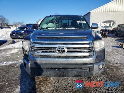 Piąte zdjęcie samochodu w środku: 2016 TOYOTA TUNDRA SR5 VIN:5TFUY5F11GX492501 - miniatura