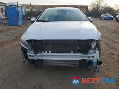 Piąte zdjęcie samochodu w środku: 2018 VOLVO S60 INSCRIPTION VIN:LYV402TK0JB174200 - miniatura