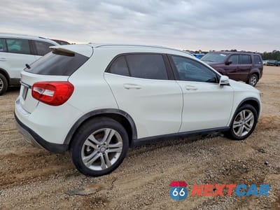 Trzecie zdjęcie samochodu z tyłu: 2017 MERCEDES-BENZ GLA 250 VIN:WDCTG4EB4HJ327124 - miniatura