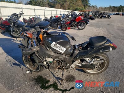 Trzecie zdjęcie samochodu z tyłu: 2009 SUZUKI GSX1300 R VIN:JS1GX72A092103956 - miniatura
