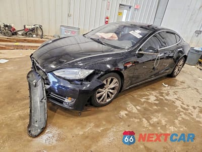 2016 TESLA MODEL S 5YJSA1E23GF122837 - główne zdjęcie licytacji z USA - miniatura