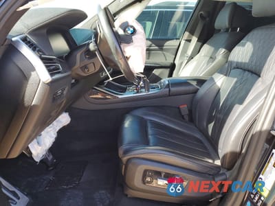 Zdjęcie 7 z 14 samochodu: 2022 BMW X7 M50I VIN:5UXCX6C09N9K08967 - miniatura