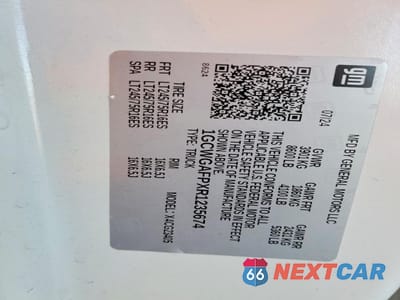 Zdjęcie 13 z 13 samochodu: 2024 CHEVROLET EXPRESS 2500 DELIVERY VAN VIN:1GCWGAFPXR1235674 - miniatura