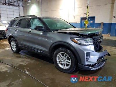 Czwarte zdjęcie samochodu z boku: 2026 FORD EXPLORER ACTIVE VIN:1FMUK8DH8TGA11118 - miniatura