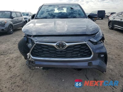 Piąte zdjęcie samochodu w środku: 2023 TOYOTA HIGHLANDER LE VIN:5TDKDRAH4PS504113 - miniatura
