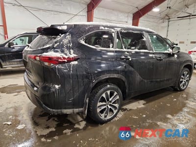 Trzecie zdjęcie samochodu z tyłu: 2024 TOYOTA HIGHLANDER LE VIN:5TDKDRBH0RS550555 - miniatura