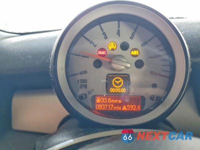 Zdjęcie 9 z 11 samochodu: 2010 MINI COOPER VIN:WMWMF3C50ATU76903 - miniatura