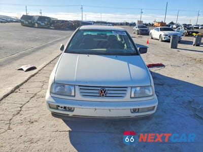 Piąte zdjęcie samochodu w środku: 1998 VOLKSWAGEN JETTA GT VIN:3VWVA81H4WM127083 - miniatura