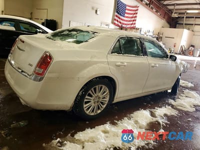 Trzecie zdjęcie samochodu z tyłu: 2013 CHRYSLER 300 VIN:2C3CCARGXDH528077 - miniatura