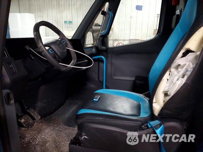 Zdjęcie 7 z 12 samochodu: 2025 RIVIAN EDV 700 DELIVERY VAN VIN:7FCEHEB29SN037378 - miniatura