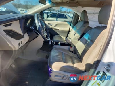 Zdjęcie 7 z 12 samochodu: 2017 TOYOTA SIENNA VIN:5TDYZ3DC0HS839203 - miniatura