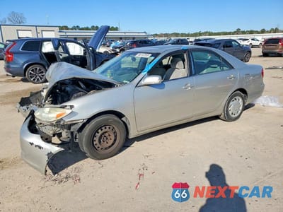 2004 TOYOTA CAMRY LE 4T1BE32K14U303826 - główne zdjęcie licytacji z USA - miniatura