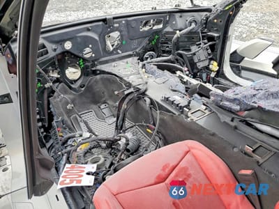 Zdjęcie 8 z 12 samochodu: 2022 CHEVROLET CORVETTE STINGRAY 1LT VIN:1G1YA2D46N5123927 - miniatura